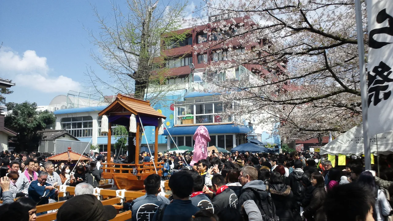 Kanamara Matsuri — le festival du phallus d'acier — affiche / photo officielle