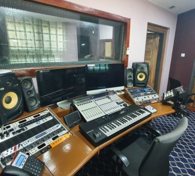 La Fabrik — Studios et ingénieurs du son, Guinée