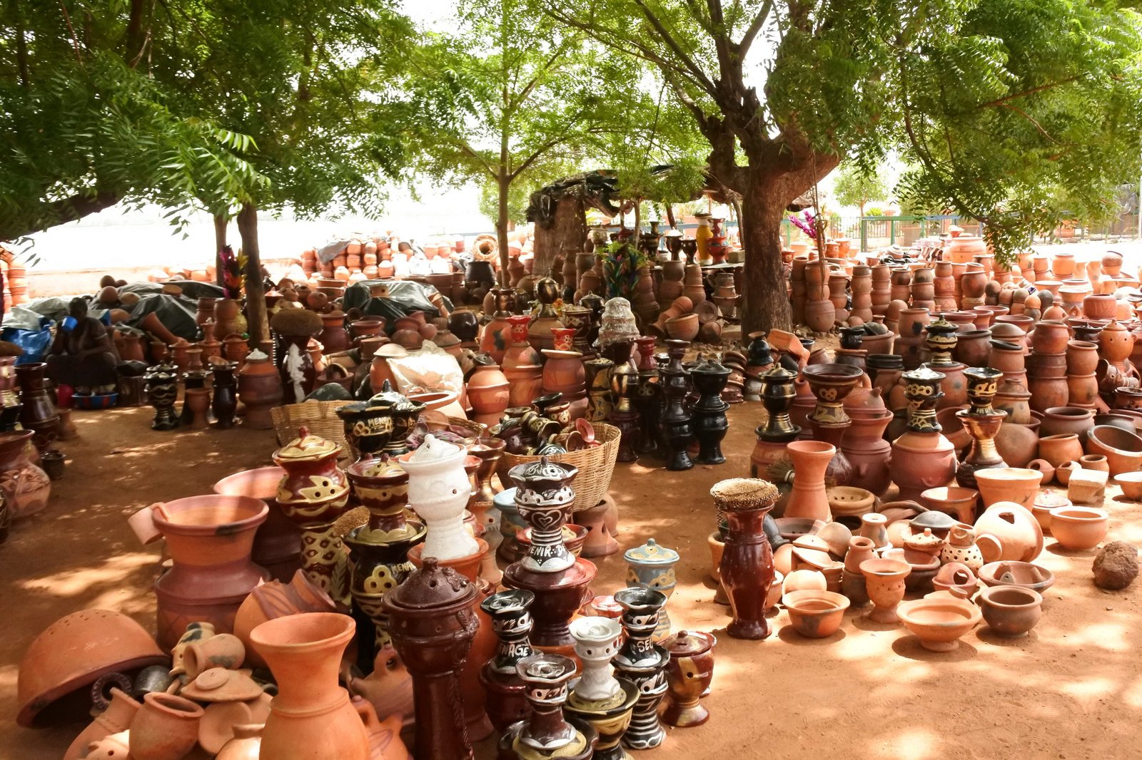 The Ségou Fair: pottery of local artisans