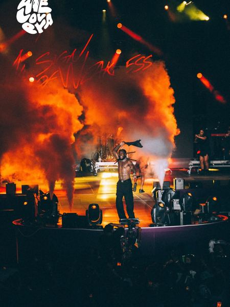 WeLovEya — On the big stage of the Amazon Square (© WeLovEya Festival)