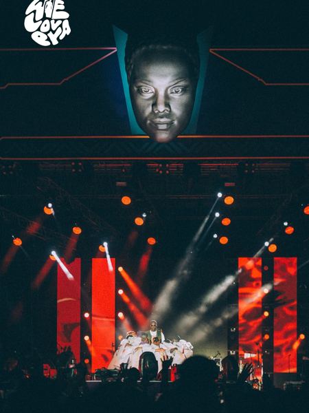 WeLovEya — On the big stage of the Amazon Square (© WeLovEya Festival)