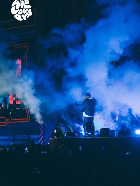 WeLovEya — On the big stage of the Amazon Square (© WeLovEya Festival)