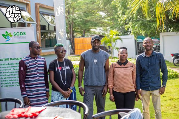 WeLovEya — EYA in action — environmental awareness with students from Cotonou (© WeLovEya Festival)